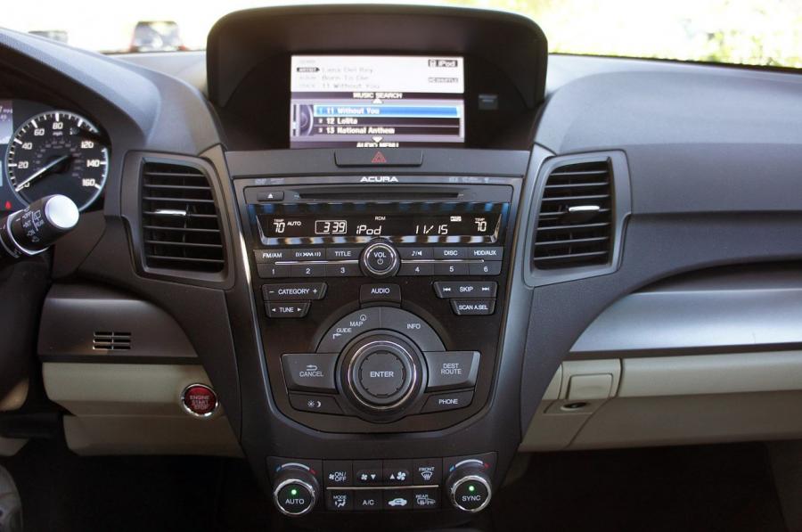 Детали интерьера Acura RDX (TB3/4) 2012 года  (фото 37 из 122)